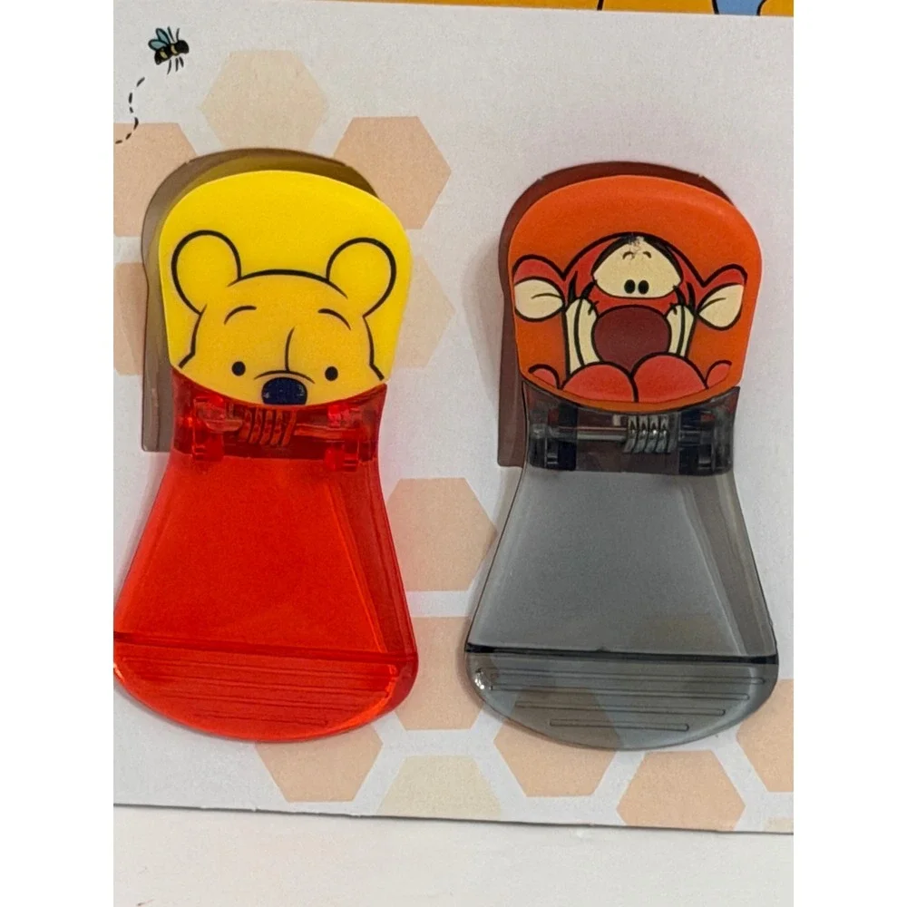 Disney Winnie the Pooh Tigger 2 Pack Magnetic Bag Clips Red Grey 0526A New